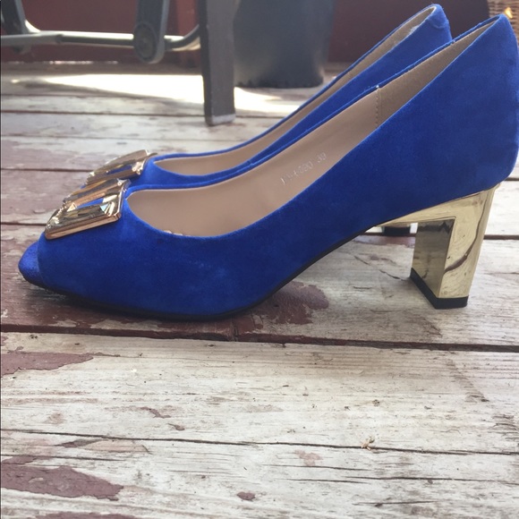 Blue suede high heels - Picture 3 of 9